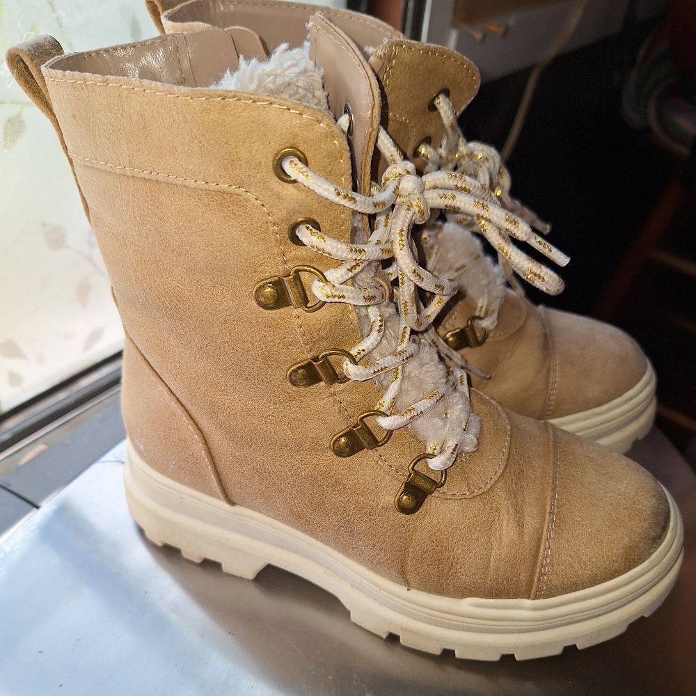 Girls boots size 13